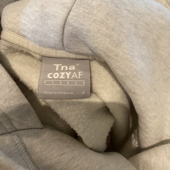 Aritzia Gray Cropped Hoodie - Picture 6 of 6